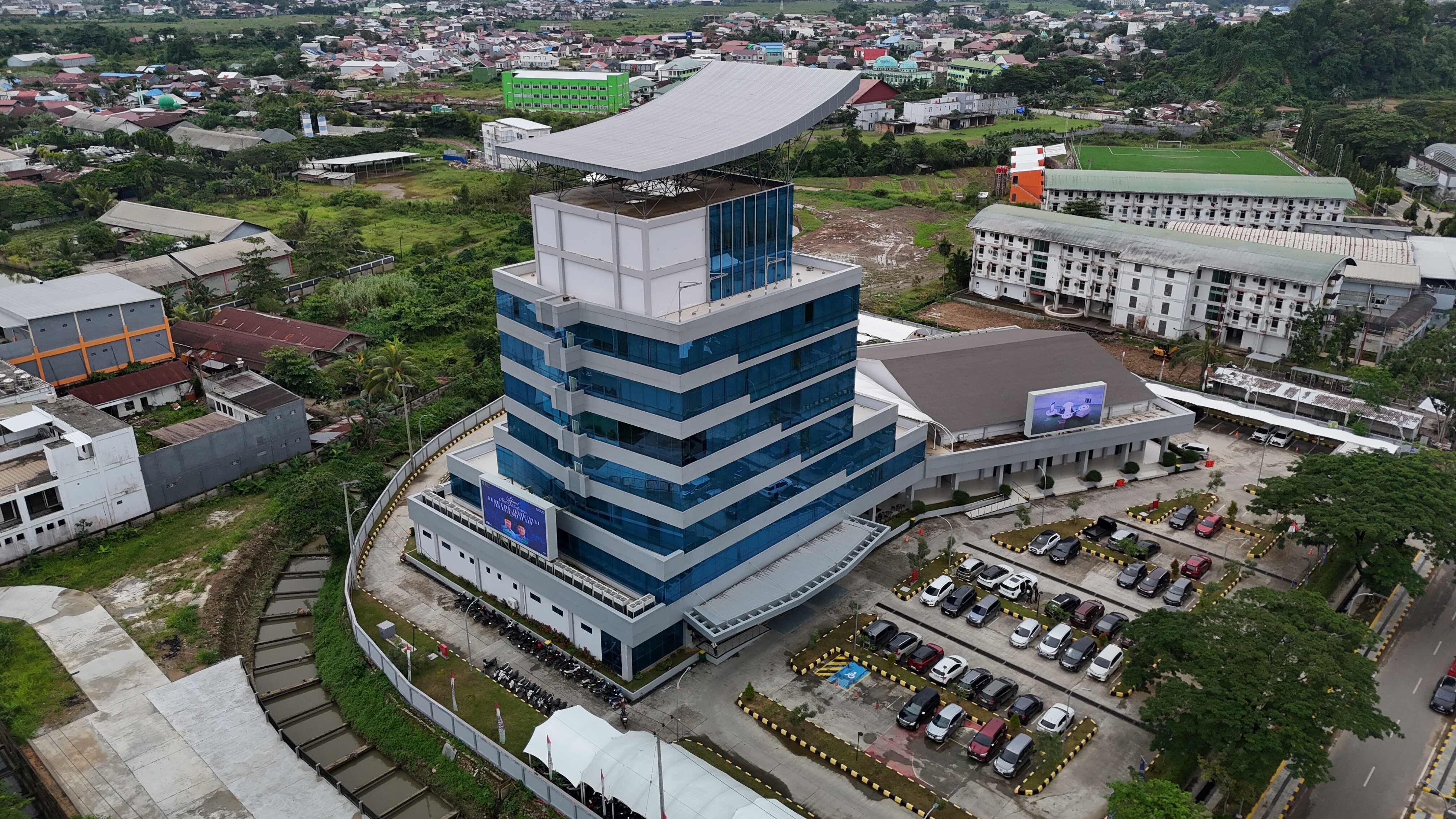 Gedung Aula Tower Kadrie Oening